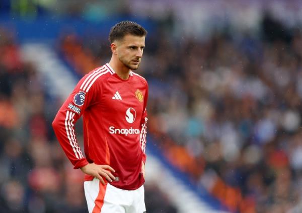 曼聯(lián)最水7號??芒特6420萬加盟1年半1球1助，首發(fā)踢13分鐘又傷了